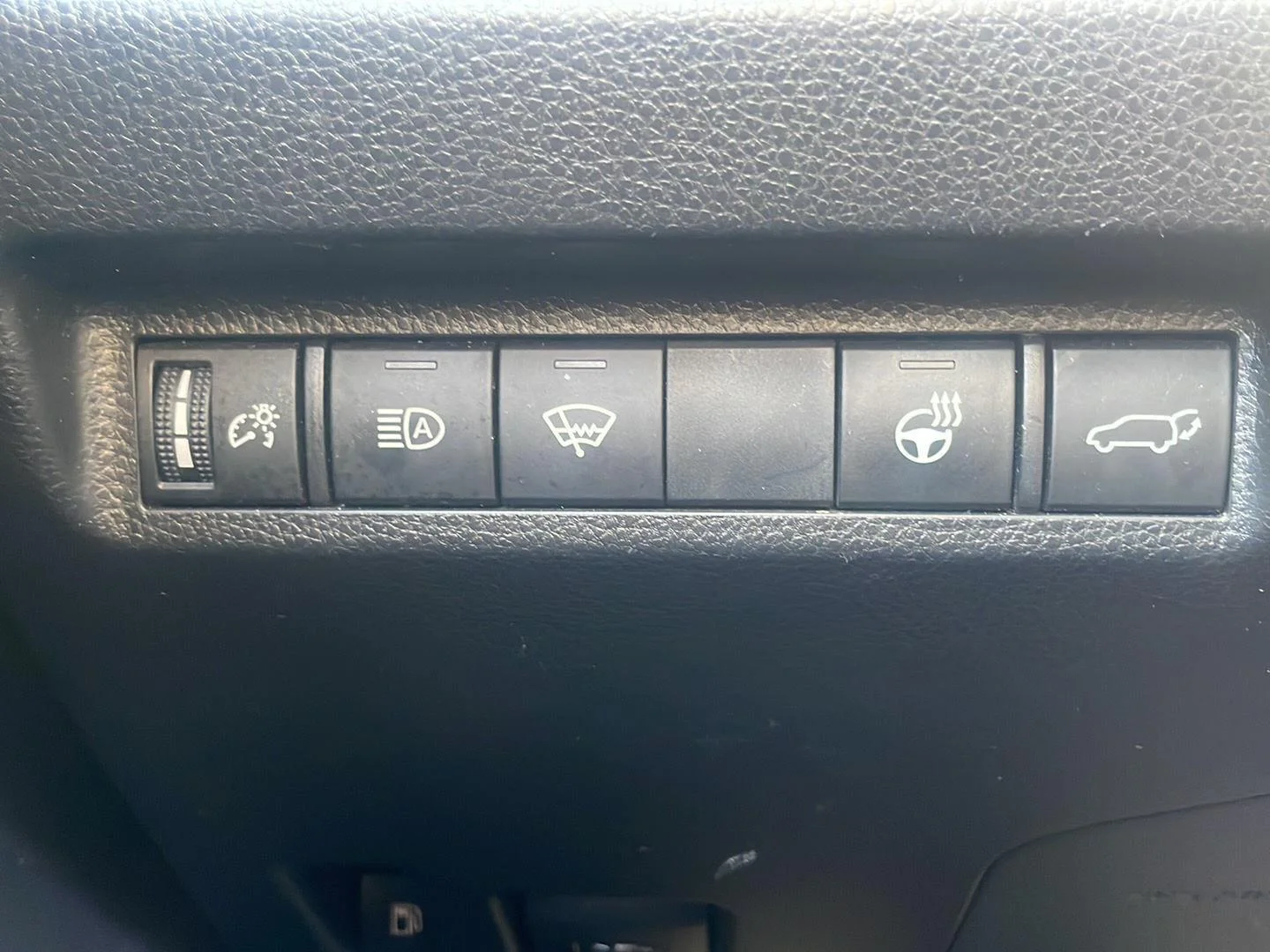 Used 2022 Magnetic Gray Metallic Toyota SE image 7