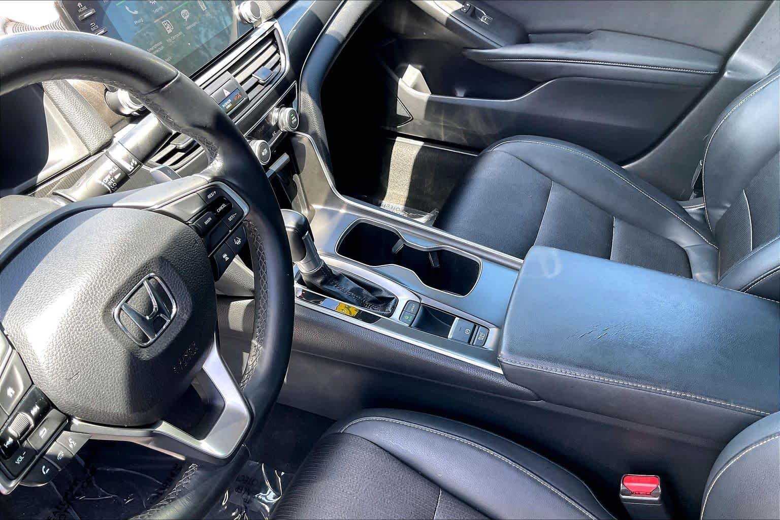 Used 2018 Still Night Pearl Honda Sport 1.5T image 17