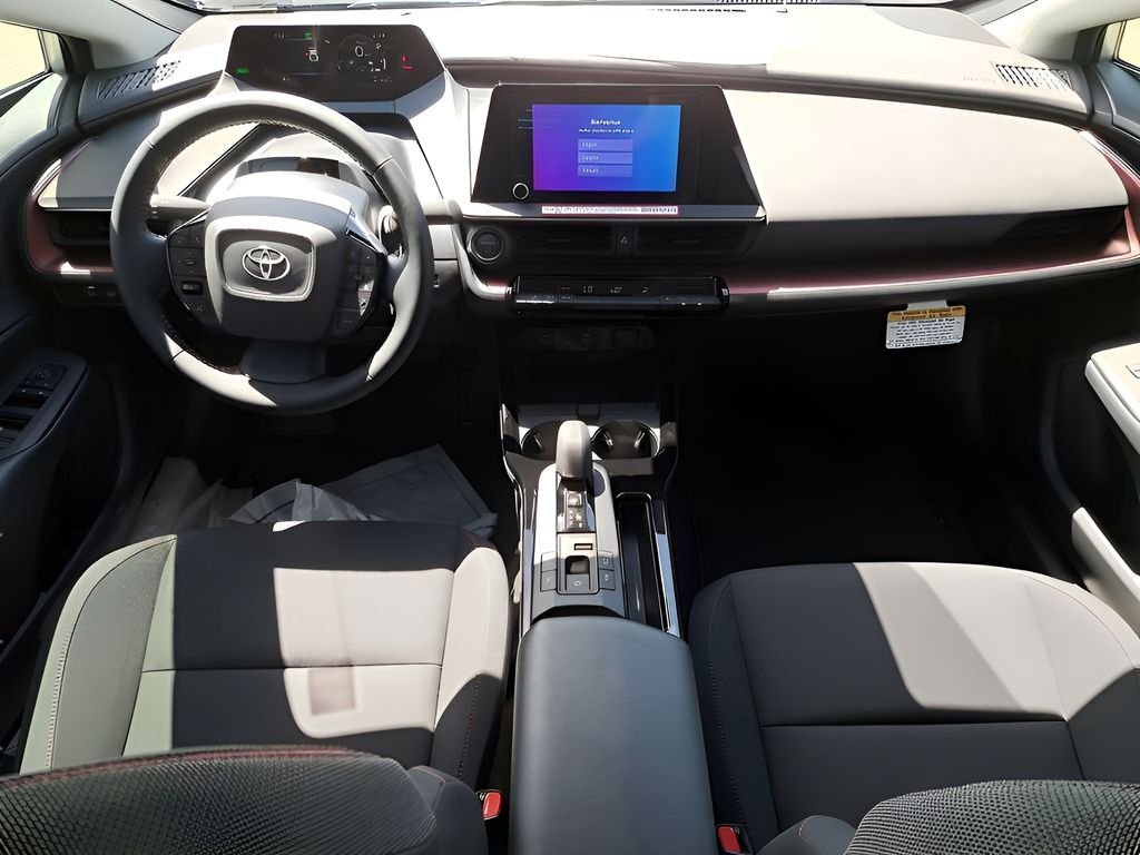 2026 Toyota Prius Plug-in Hybrid SE - Photo 11
