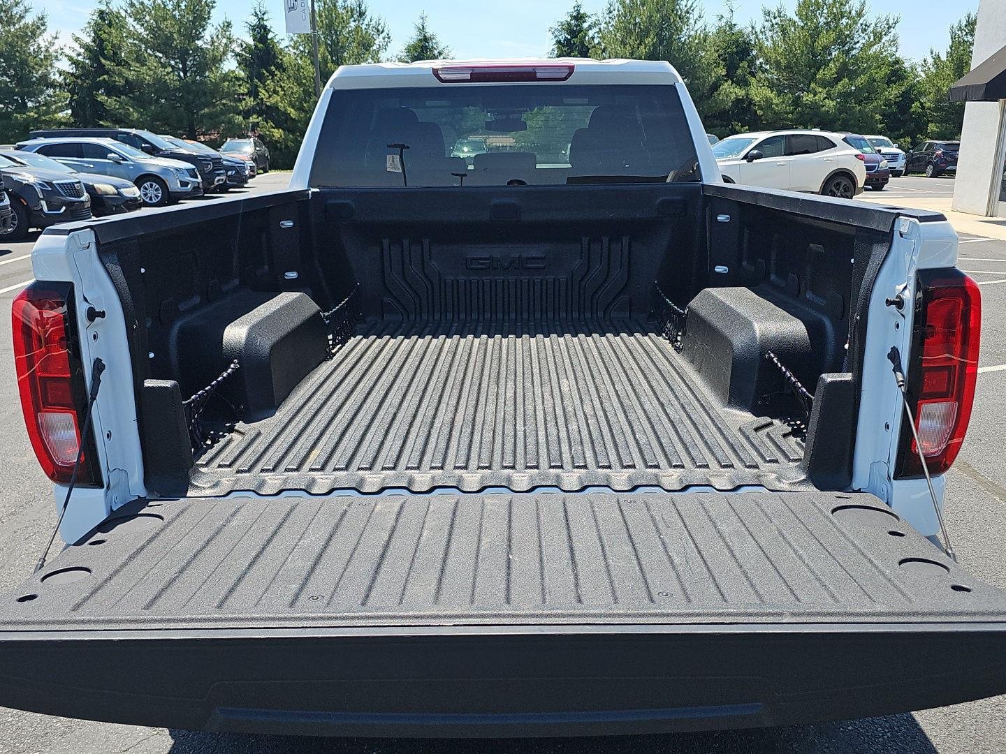 Used 2025 Summit White GMC Elevation image 31