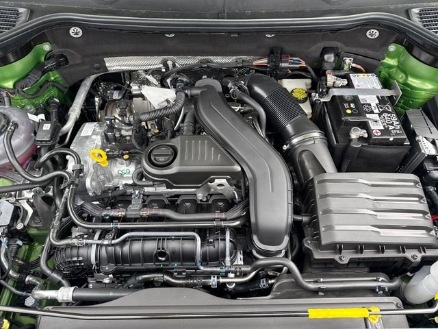 New 2026 Bright Moss Green/Blk Rf Volkswagen SE Black image 26