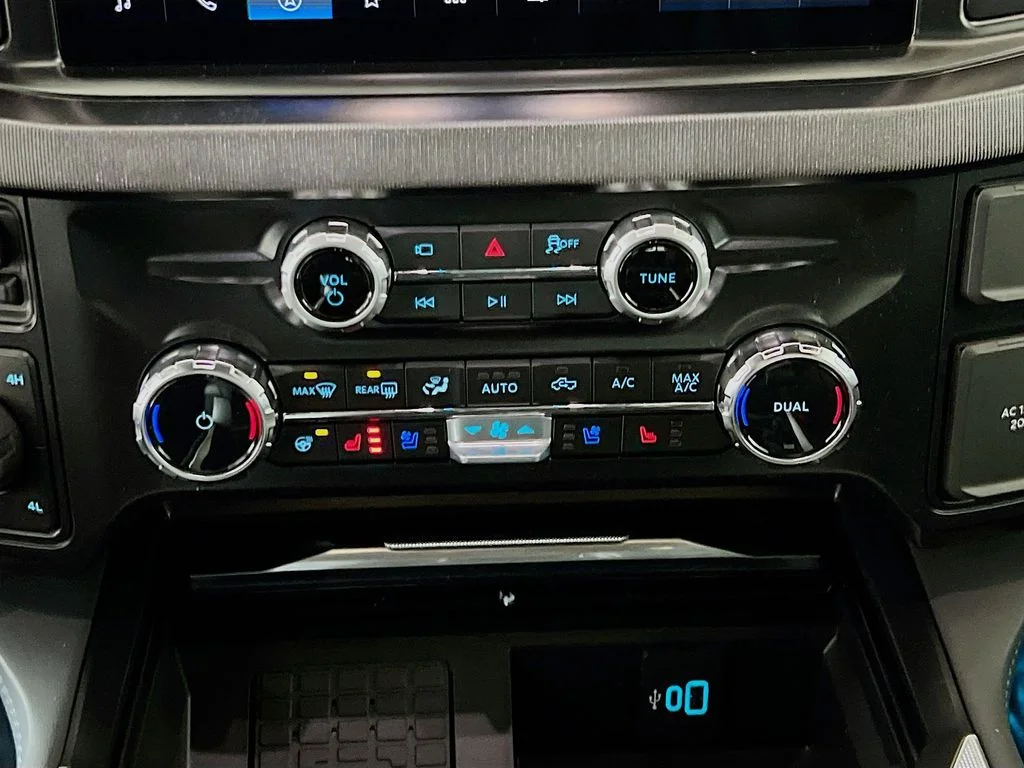 New 2026 Star White Metallic Tri-Coat Ford Platinum image 9