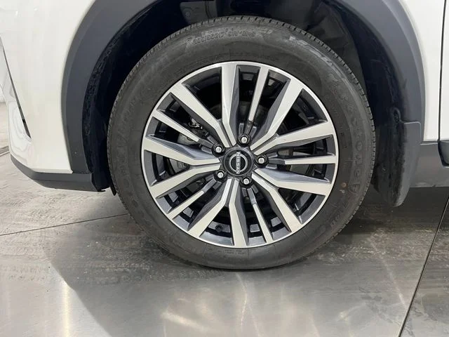 Used 2024 White Nissan SV image 20
