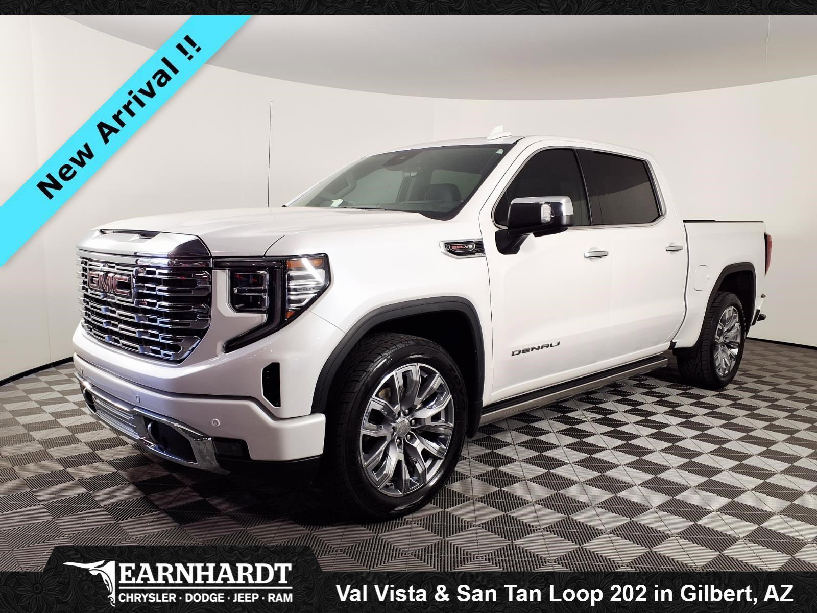 2023 GMC Sierra 4WD Crew Cab Short Box Denali's photo