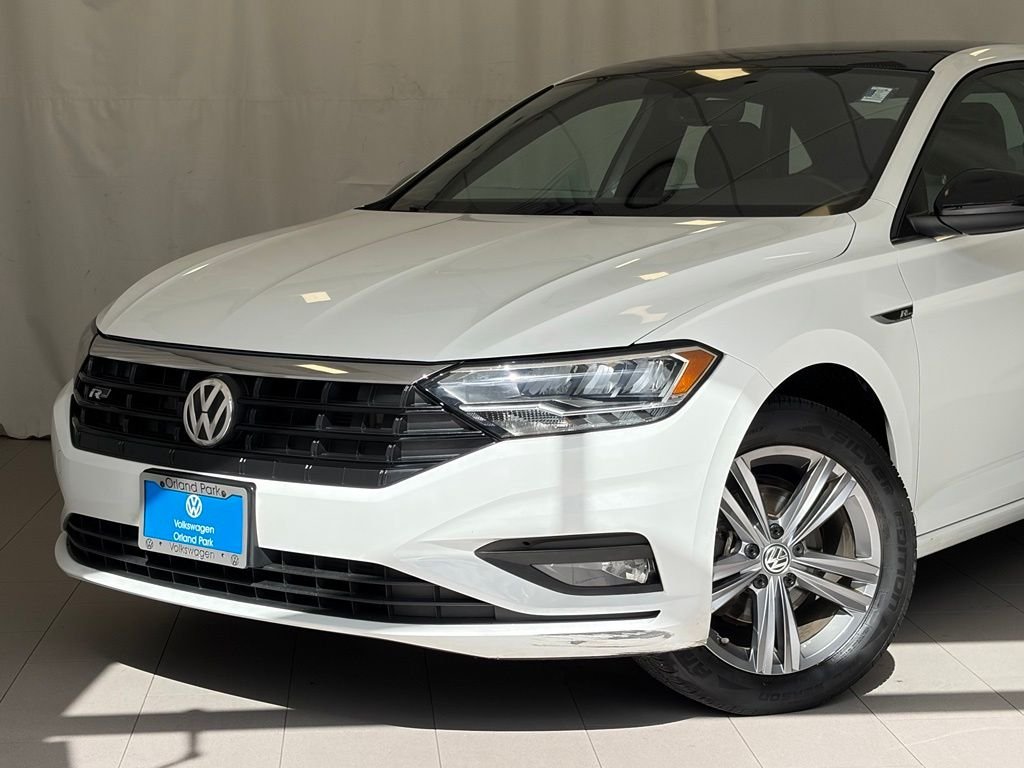 Used 2019 Pure White Volkswagen R-Line image 2