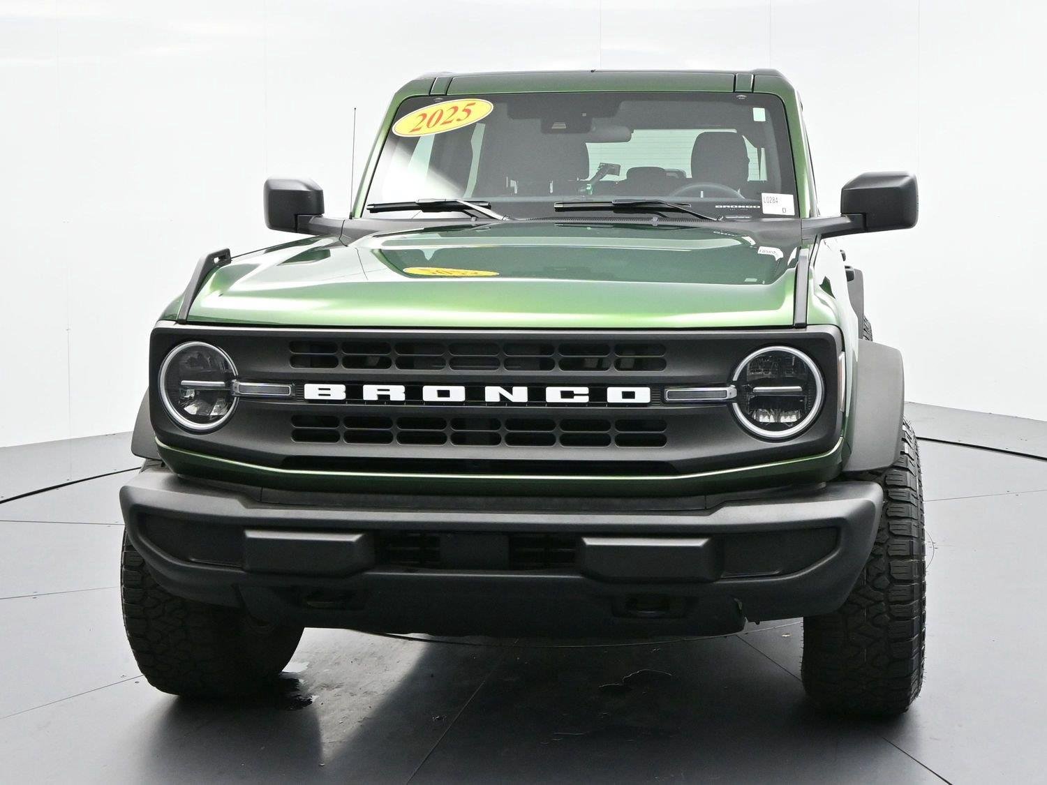 Used 2025 Green Ford Base image 2