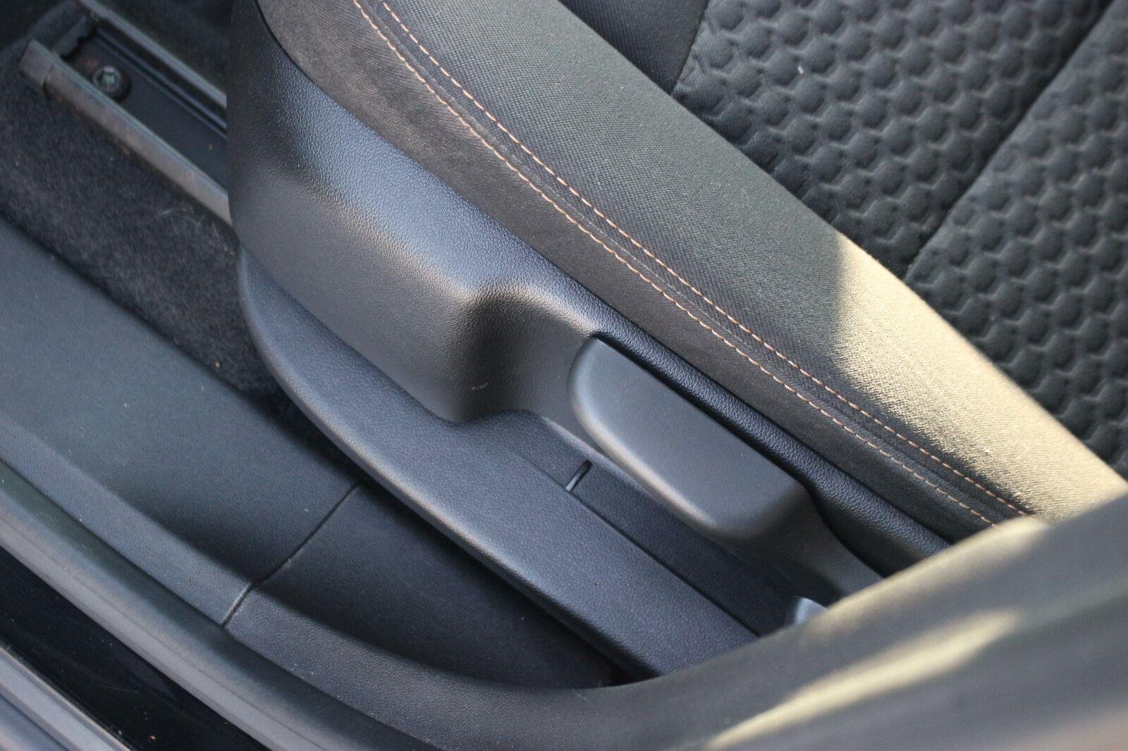 Used 2020 EBONY TWILIGHT METALLIC GMC SLE image 17