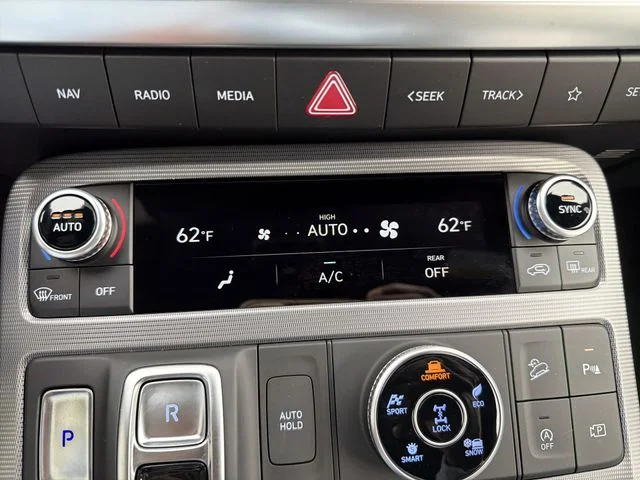 Used 2024 White Hyundai Calligraphy image 19