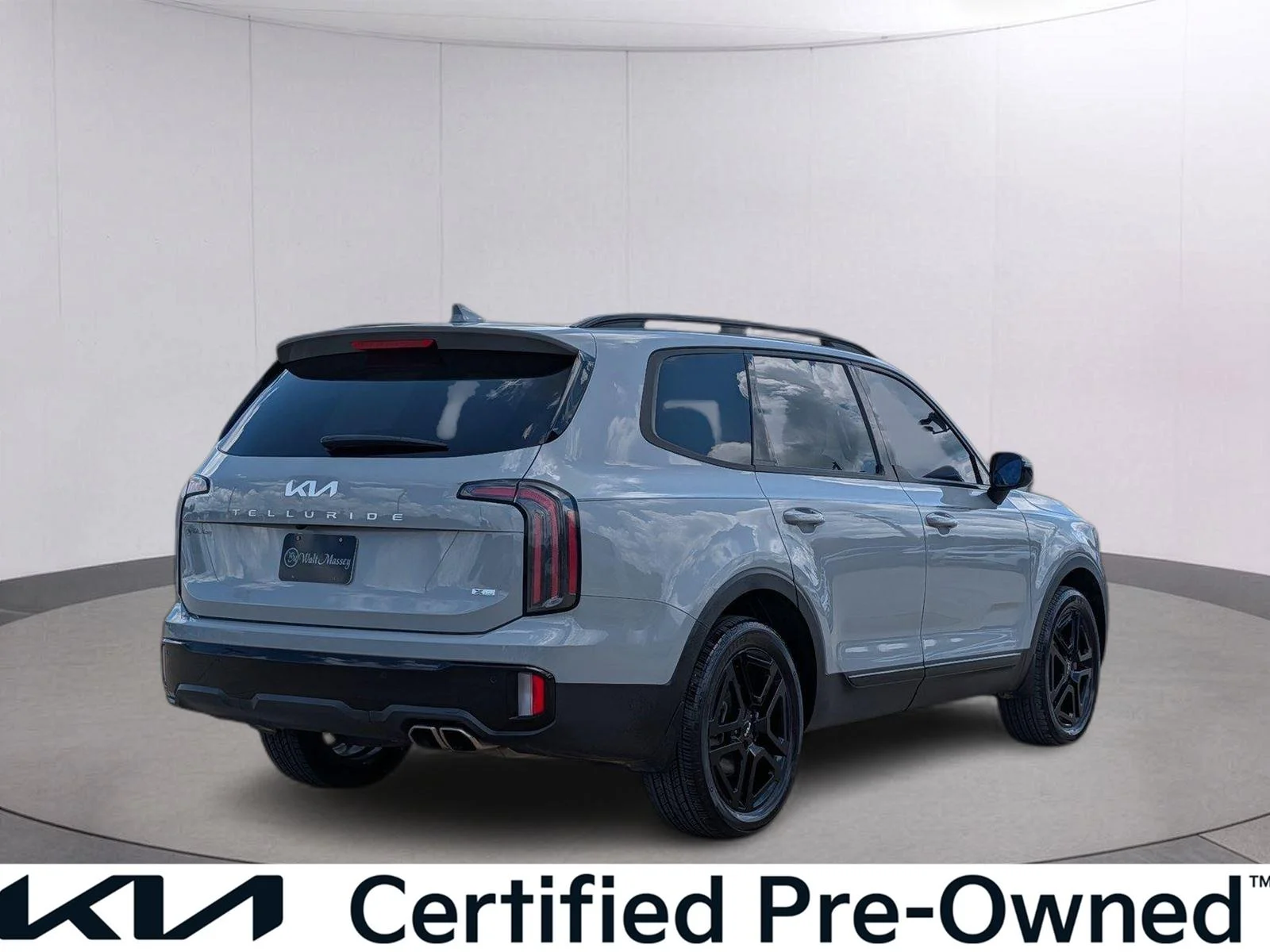 Used 2024 Wolf Gray Kia SX X-Line image 5