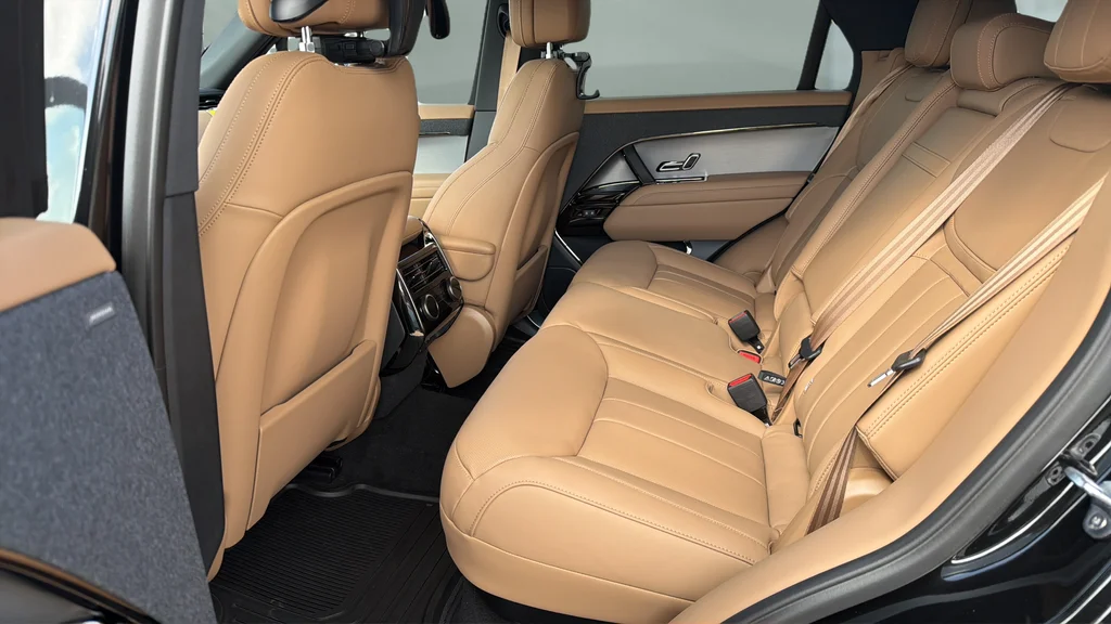 New 2026 Black Land Rover SE image 17