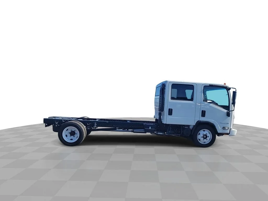 New 2025 Arc White Chevrolet 2WD Crew Cab 176" image 9