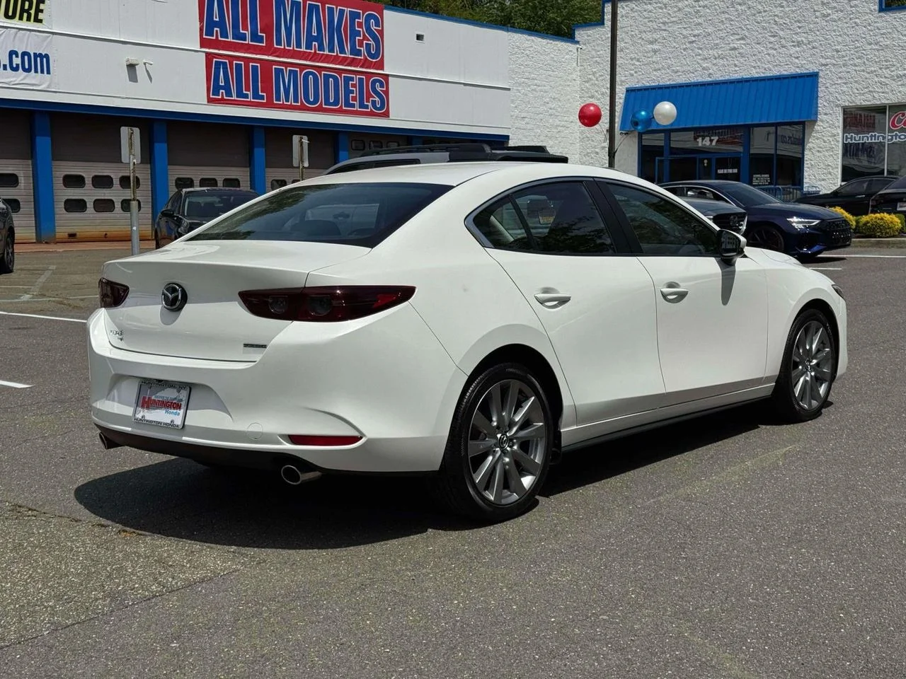 Used 2021 Snowflake White Pearl Mica Mazda Select image 7
