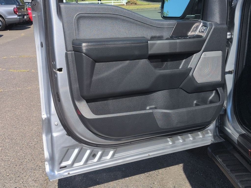 Used 2023 Silver Metallic Ford Lariat image 9