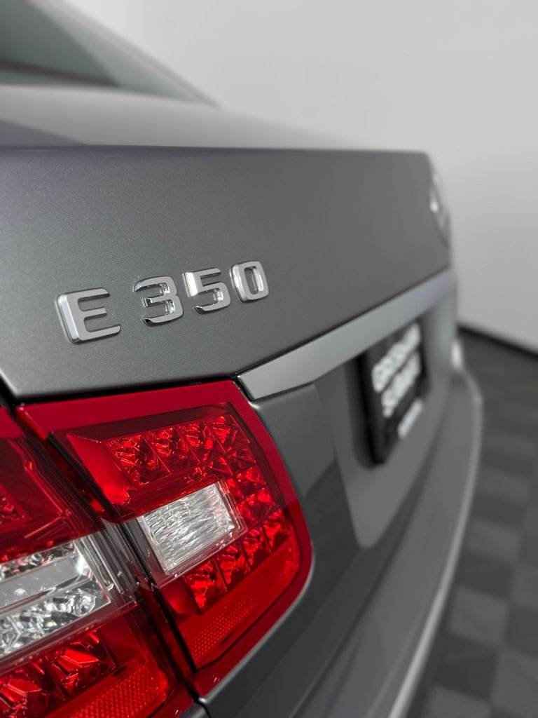 Used 2010 Iridium Silver Metallic Mercedes-Benz E 350 image 32
