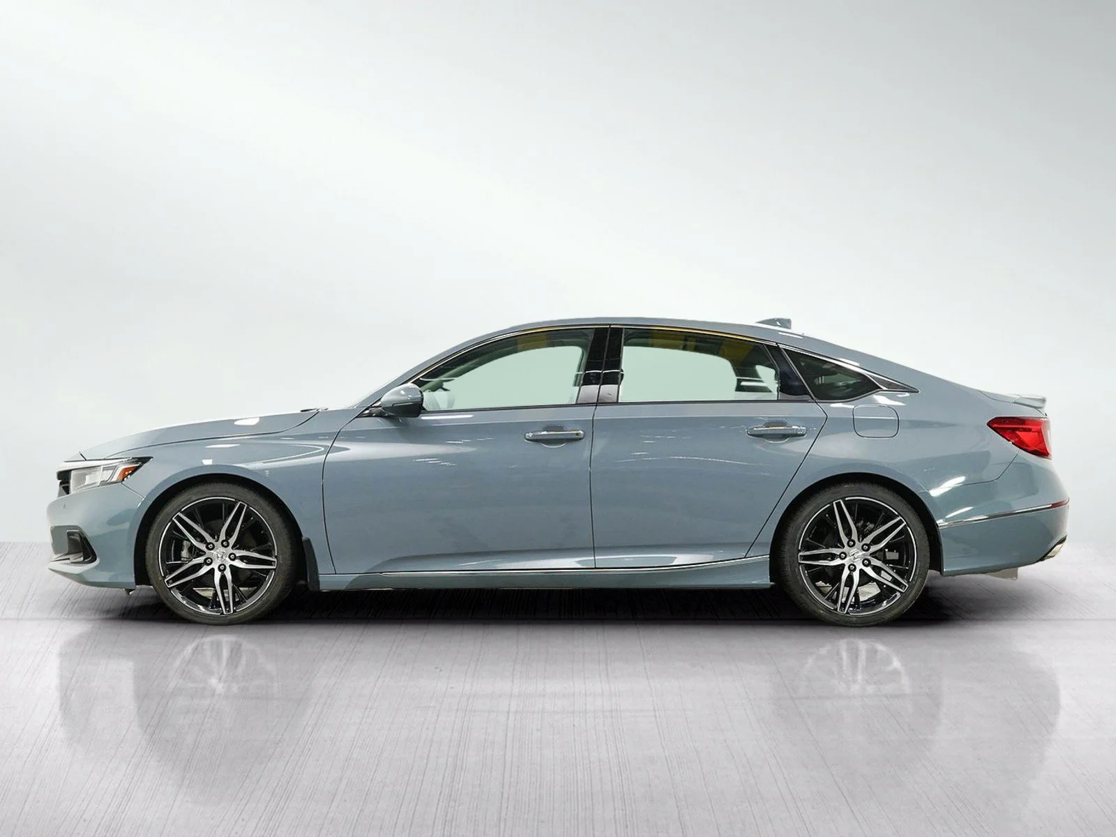 Used 2021 Honda Accord Touring with VIN 1HGCV2F92MA800641 for sale in Burnsville, Minnesota