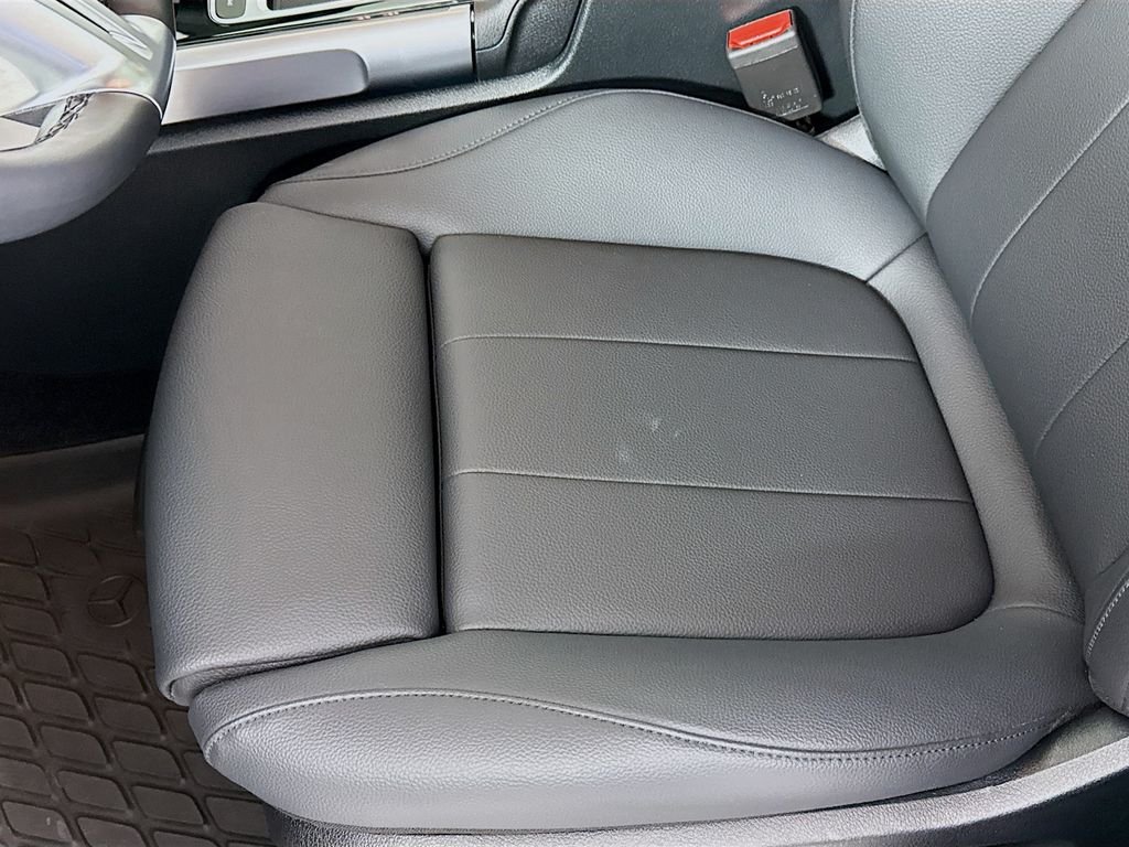 Used 2026 Gray Mercedes-Benz GLB 250 image 20