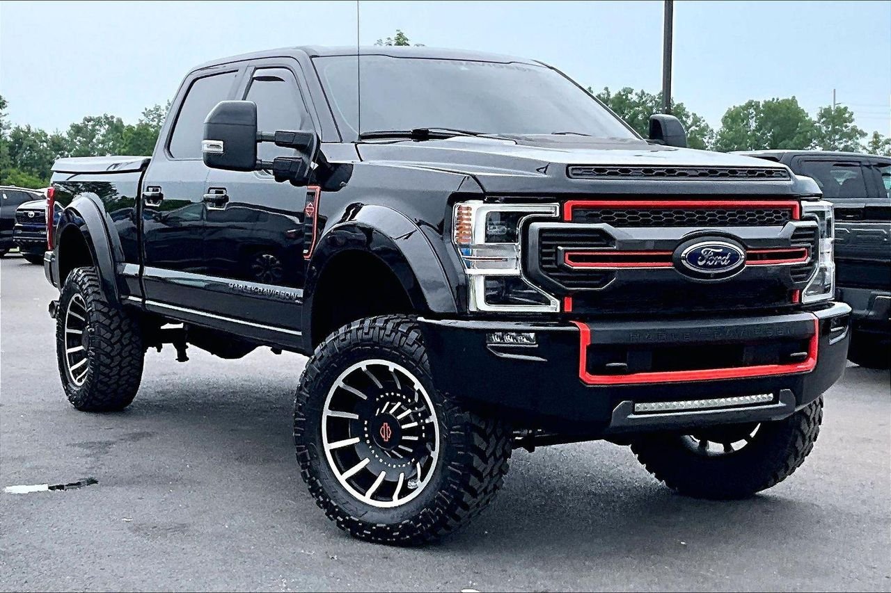 Used 2021 AGATE BLACK Ford LARIAT image 38