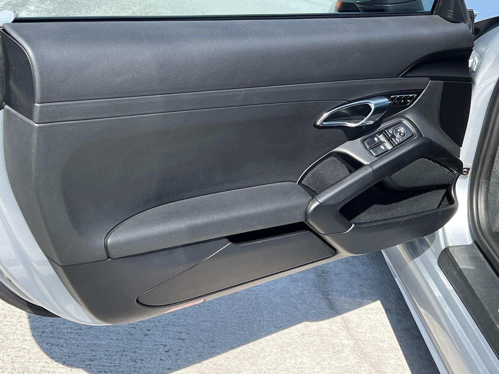Used 2018 Rhodium Silver Metallic Porsche 718 Cayman image 10