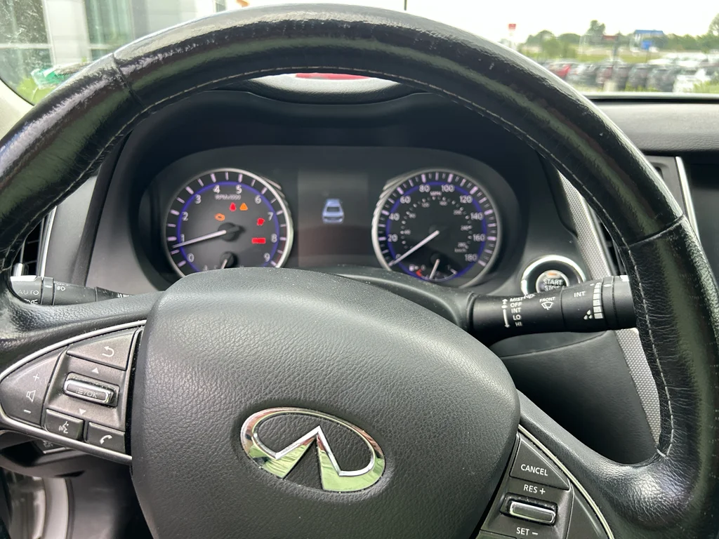 Used 2015 Liquid Platinum INFINITI Premium image 8
