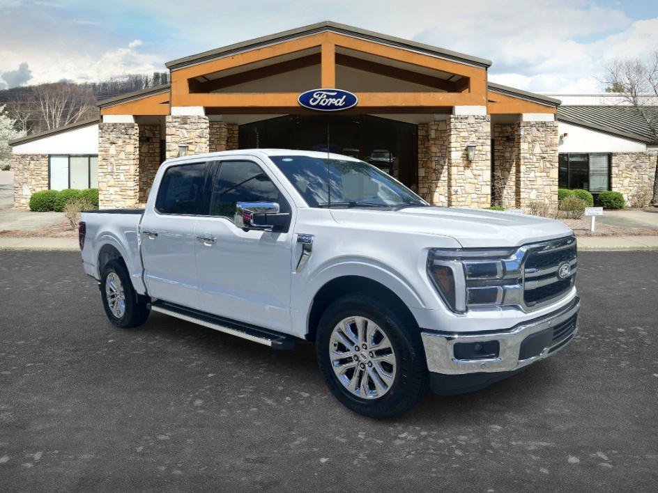 New 2026 Oxford White Ford Lariat® image 3