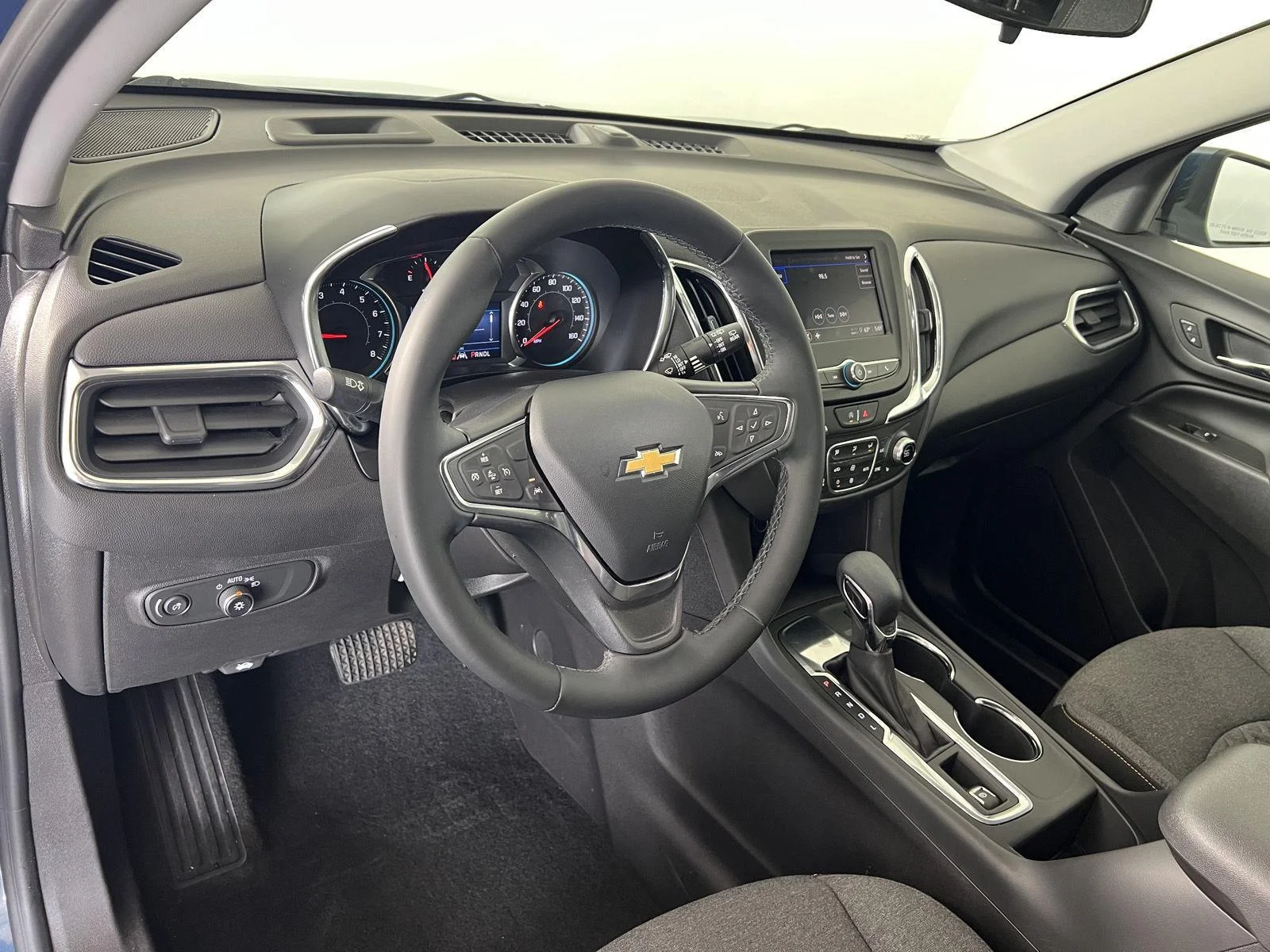 Used 2024 Lakeshore Blue Metallic Chevrolet LT image 3