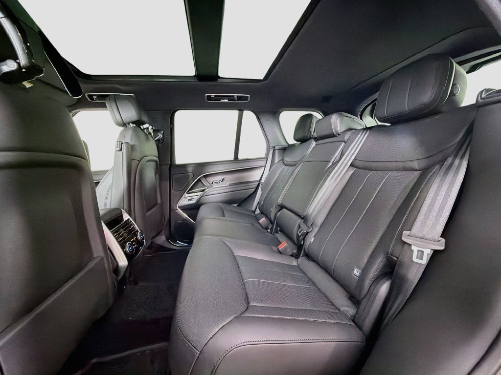 New 2027 Carpathian Grey Land Rover SE image 26