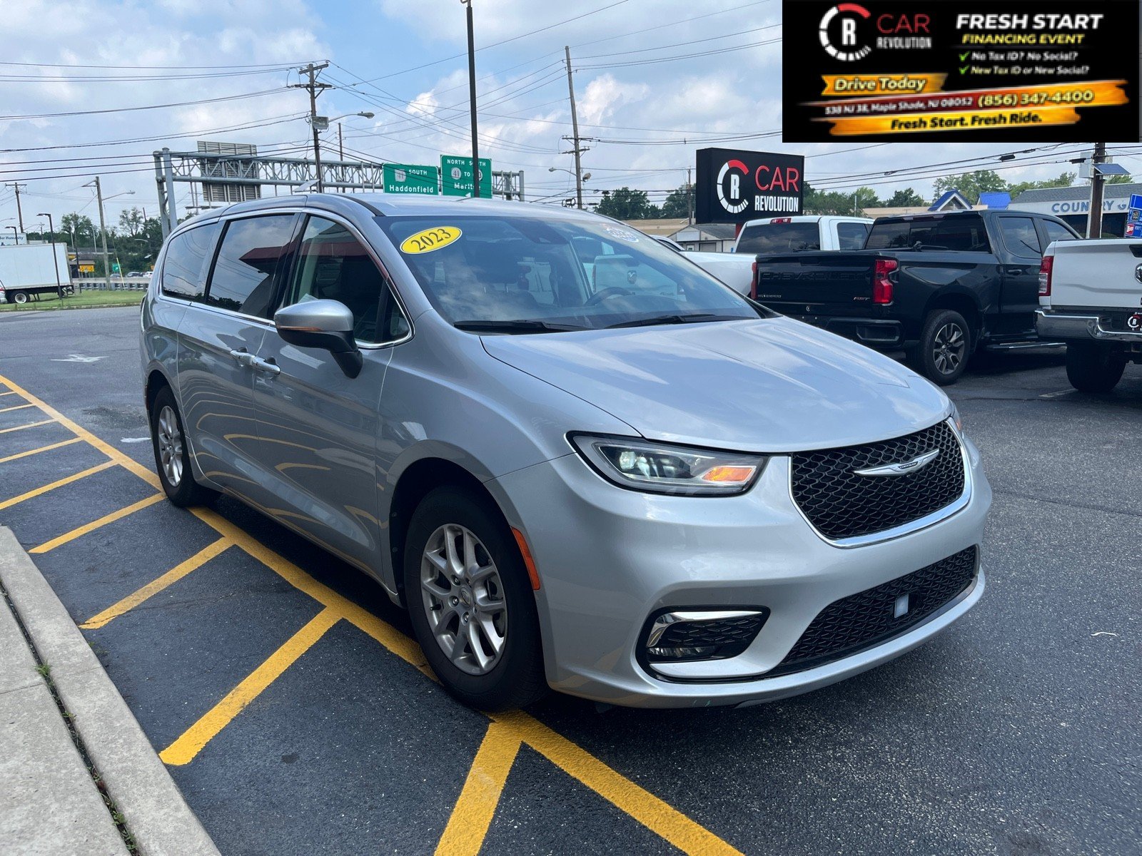 2023 Chrysler Pacifica Touring L