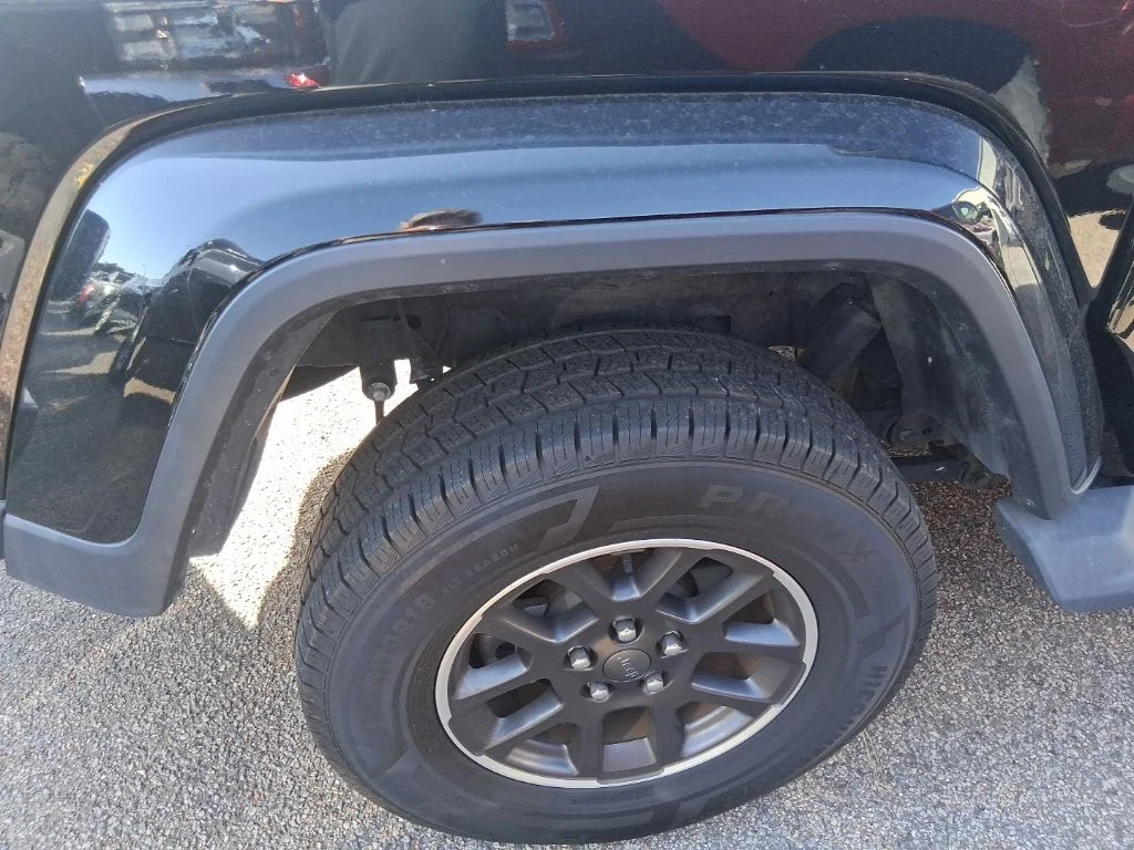 Used 2021 Black Jeep Overland image 15