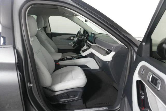 New 2026 Carbonized Gray Metallic Ford Platinum™ image 34
