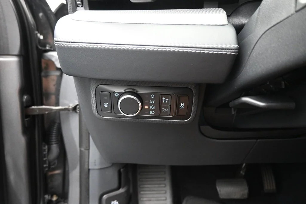 Used 2023 Gray Ford Select image 13