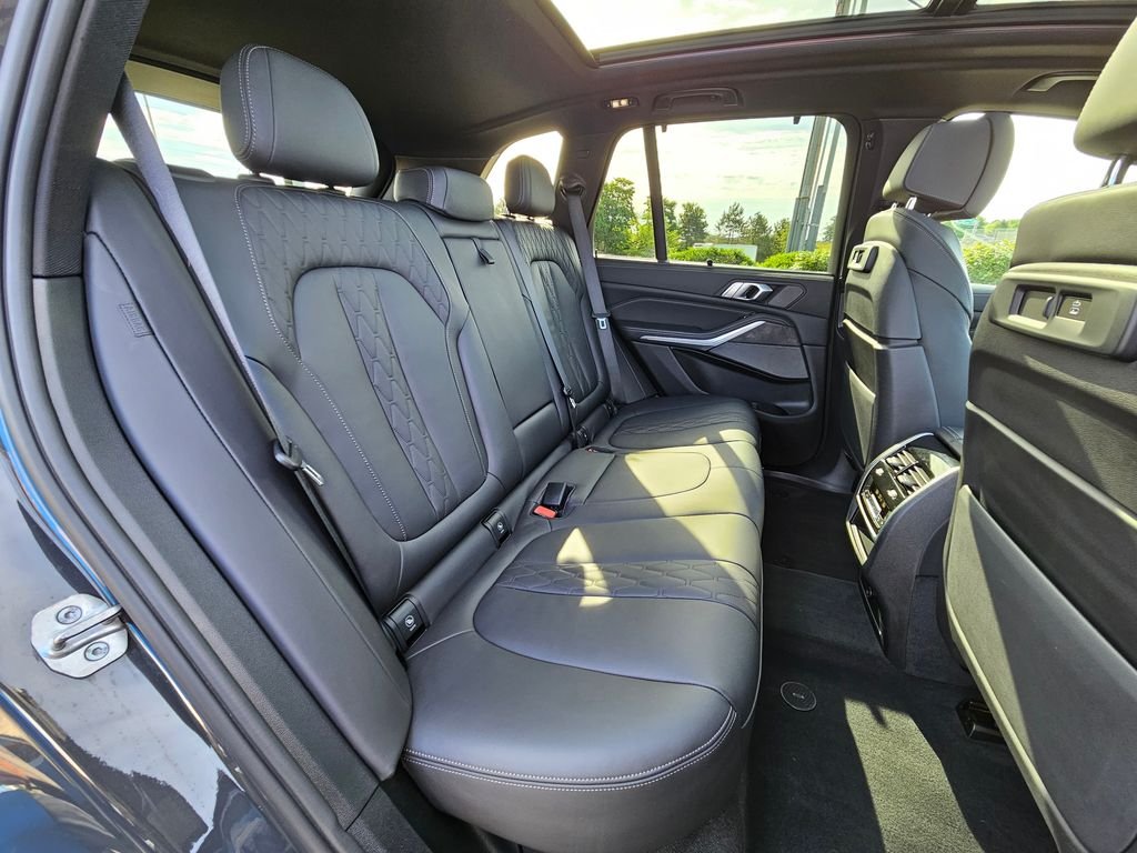 Used 2022 Dravit Grey Metallic BMW M50i image 22