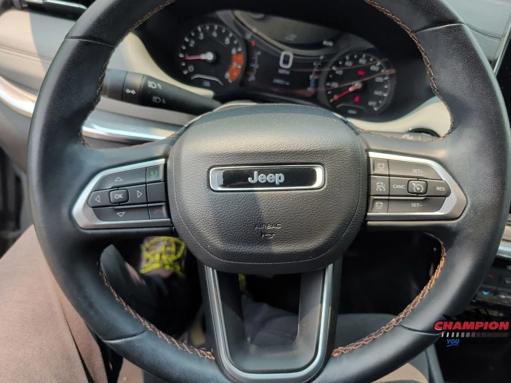 Used 2022 Gray Jeep Limited image 20
