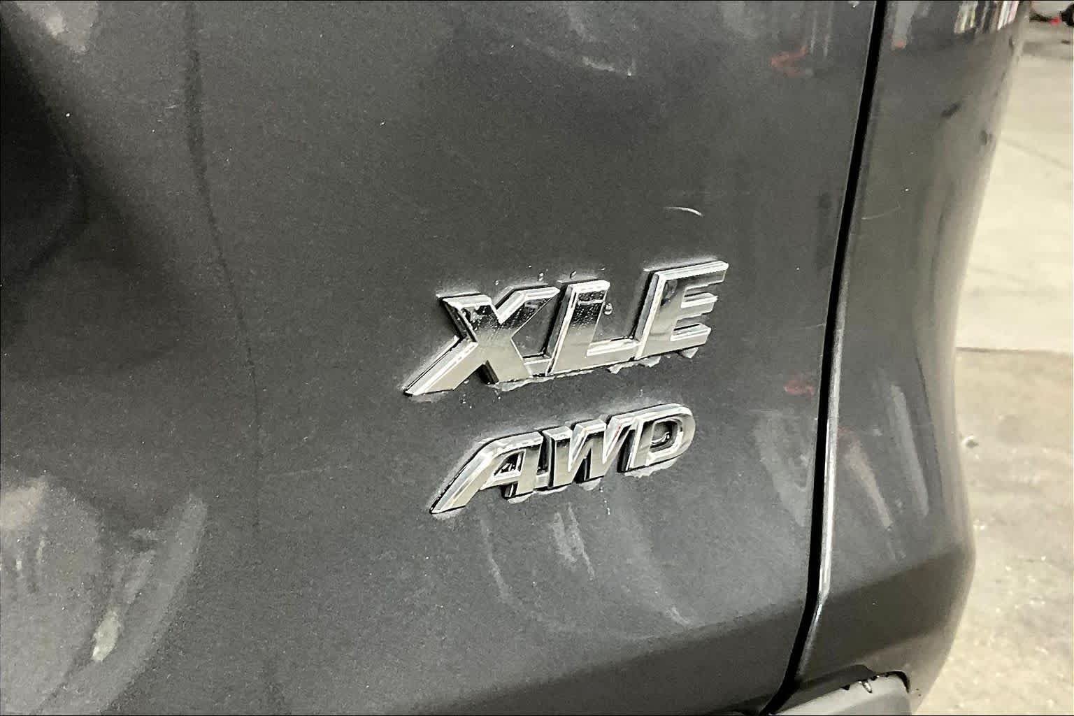 2023 Toyota RAV4 XLE - Photo 9