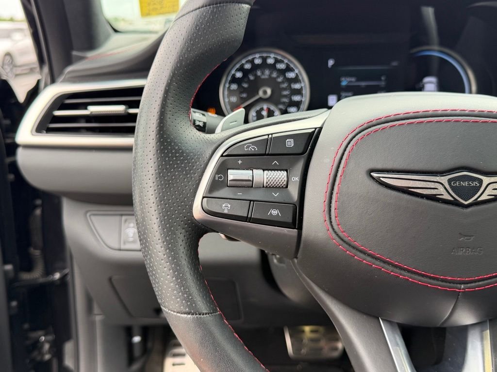 Used 2025 Black Genesis 3.3T Sport Advanced image 18