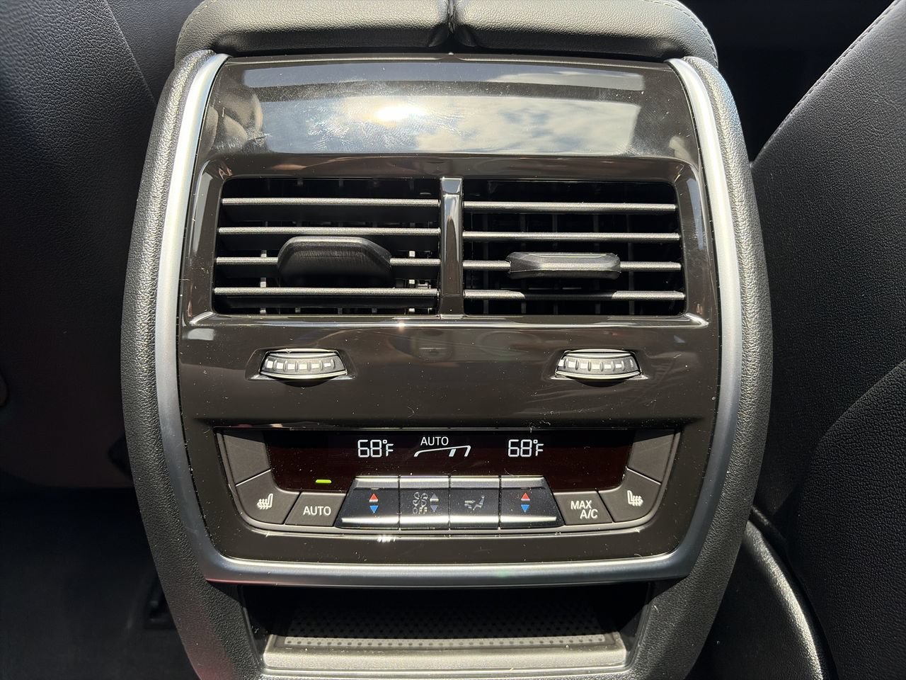 New 2026 Skyscraper Grey Metallic BMW M60i image 31