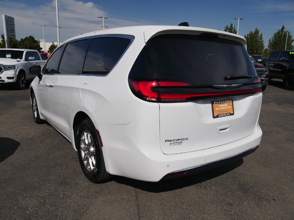 Certified Used 2025 White Chrysler Select image 20