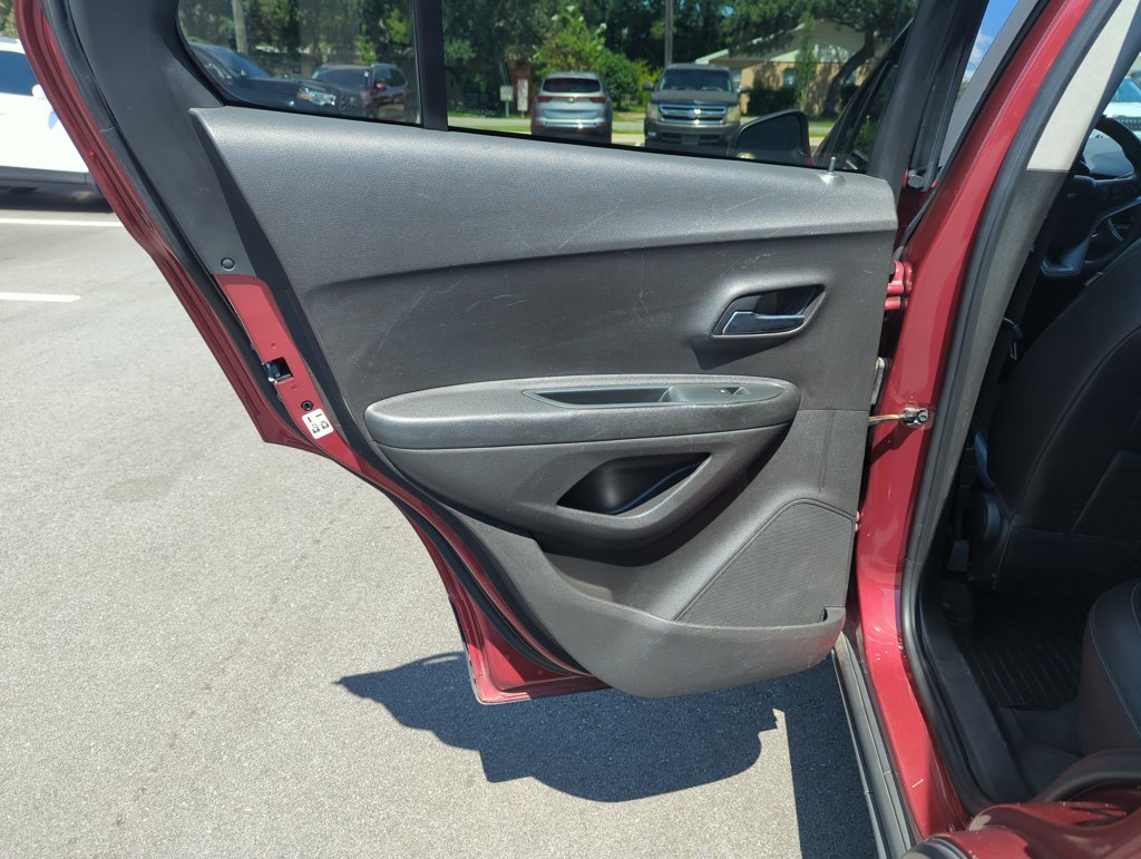 Used 2018 Red Chevrolet LT image 27