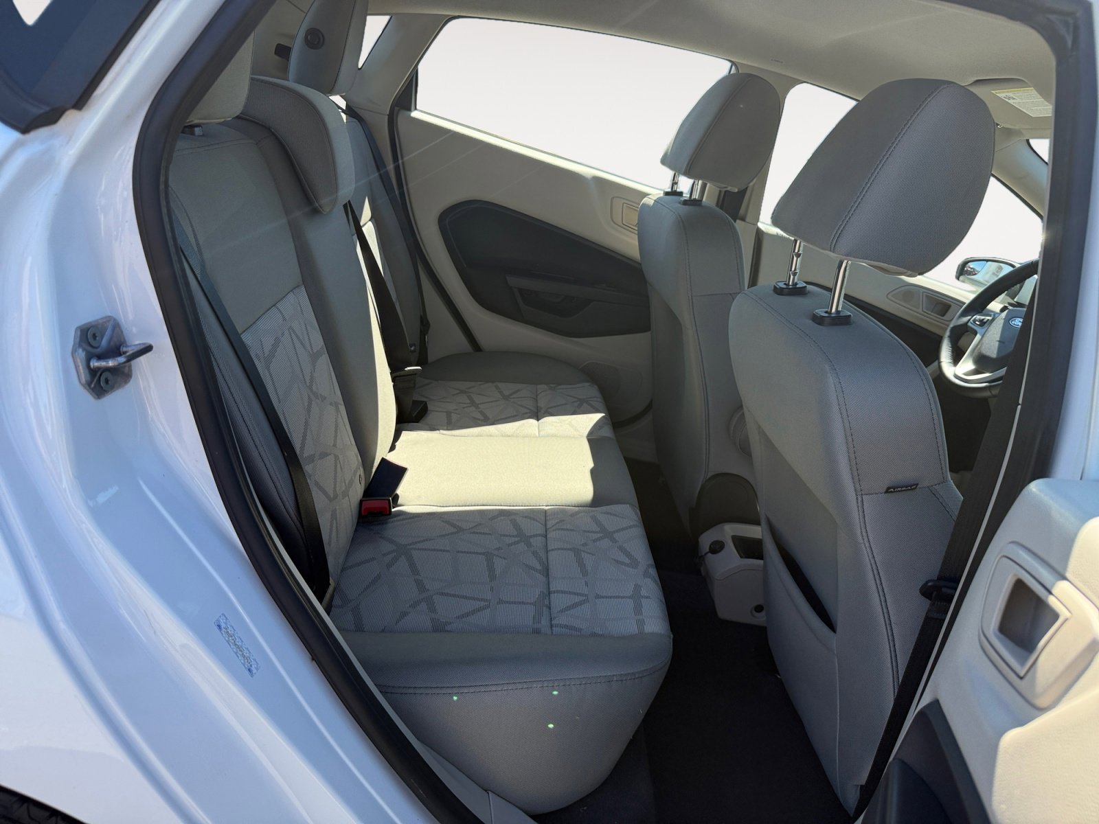 Used 2013 Oxford White Ford SE image 18
