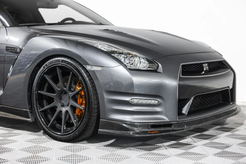 Used 2013 Gray Nissan Premium image 7