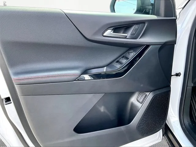 New 2027 Polar White Tricoat Chevrolet RS image 25