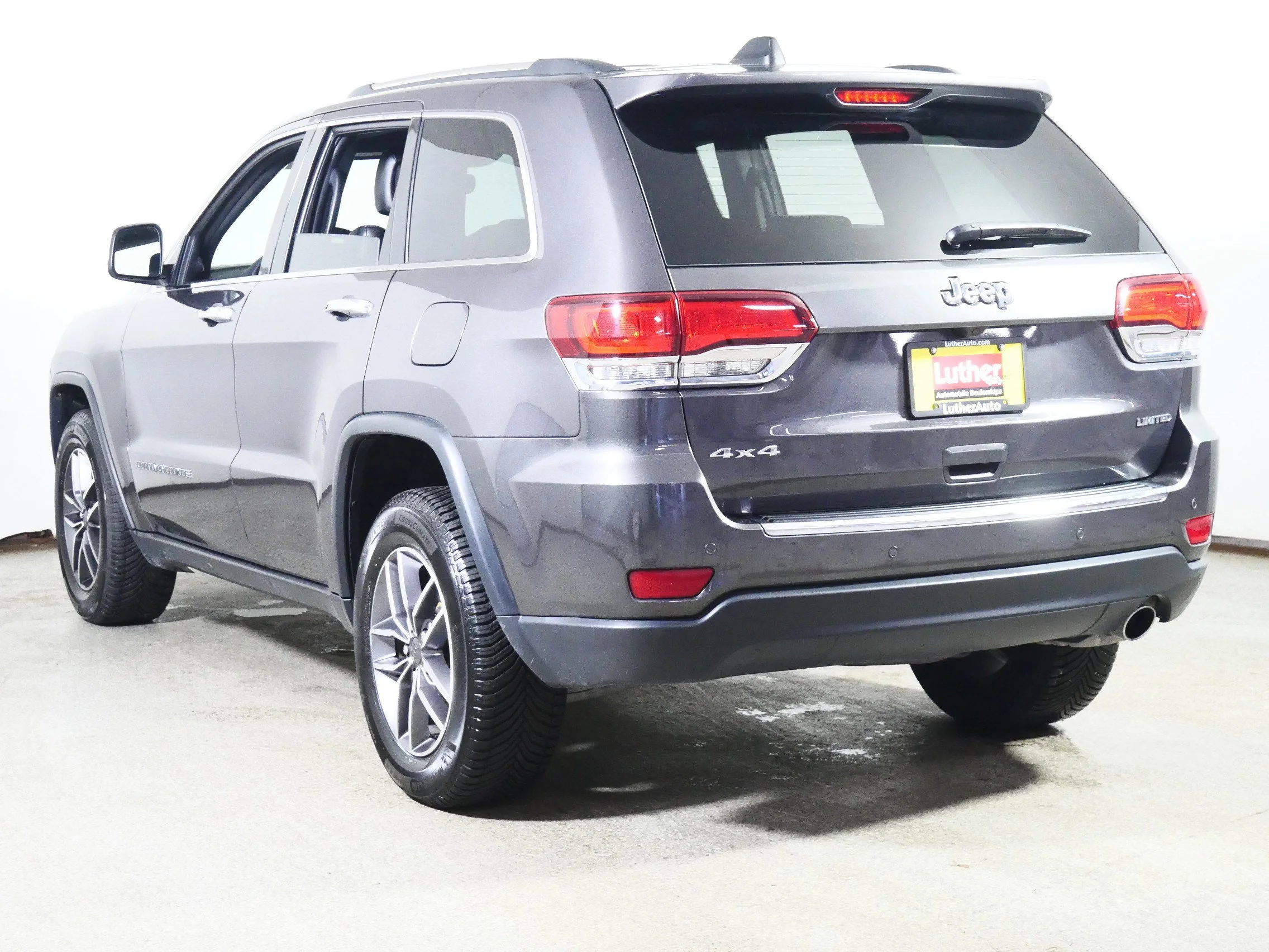 Used 2021 Granite Crystal Metallic Clearcoat Jeep Limited image 5