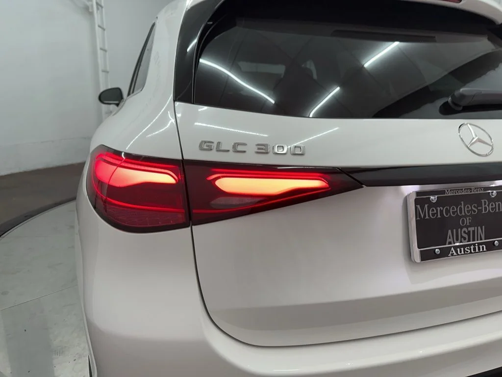 Used 2026 White Mercedes-Benz GLC 300 image 27