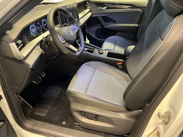 New 2026 White Volkswagen 2.0T SE R-Line Black image 4