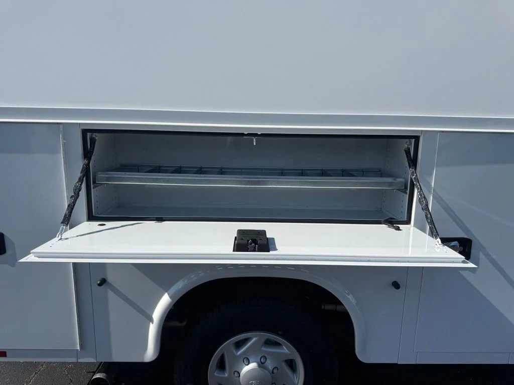 New 2026 Oxford White Ford E-350 SRW image 53