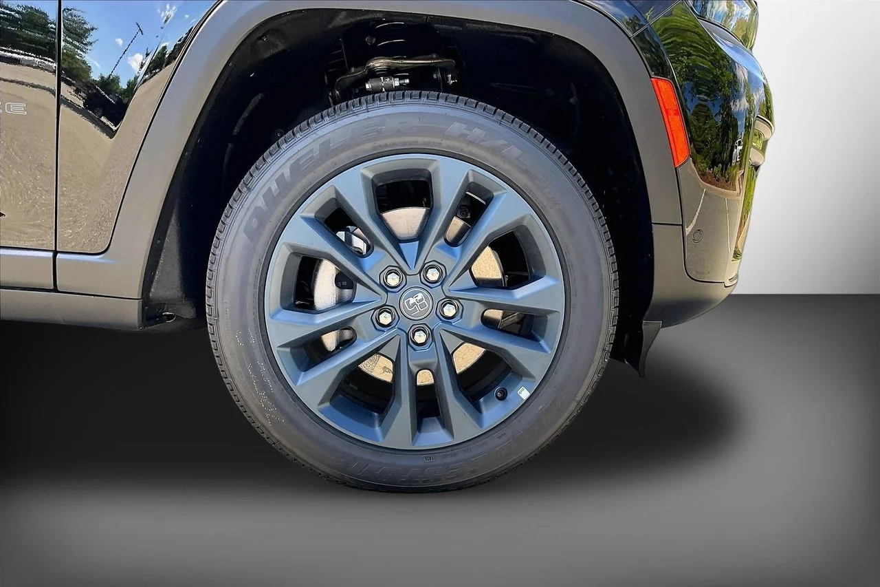 New 2026 Diamond Black Crystal Pearlcoat Jeep 85TH ANNIVERSARY EDITION image 35