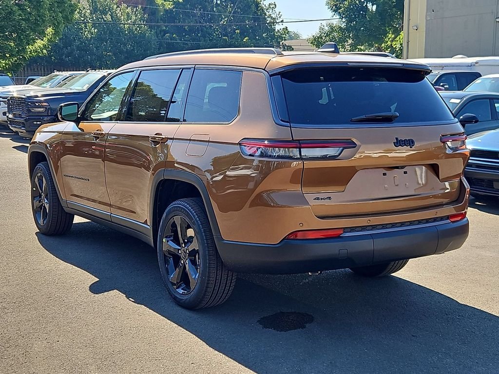 New 2026 Copper Shino Metallic Clear-Coat Exterior Paint Jeep Limited image 5