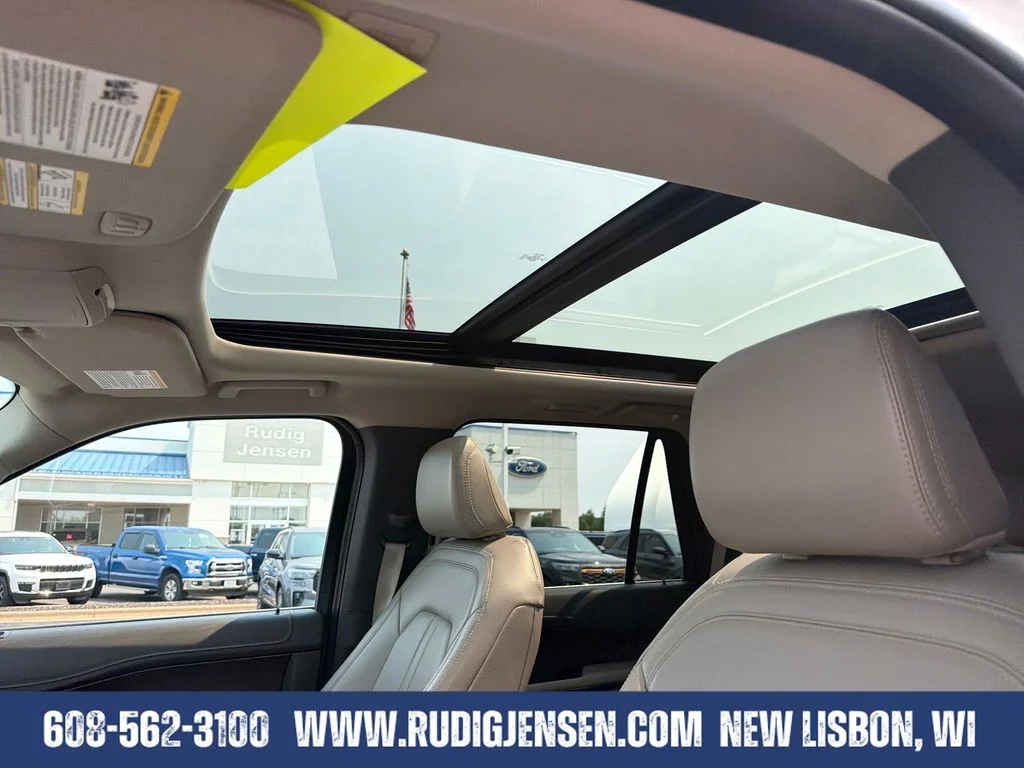 Used 2021 White Ford Limited image 21
