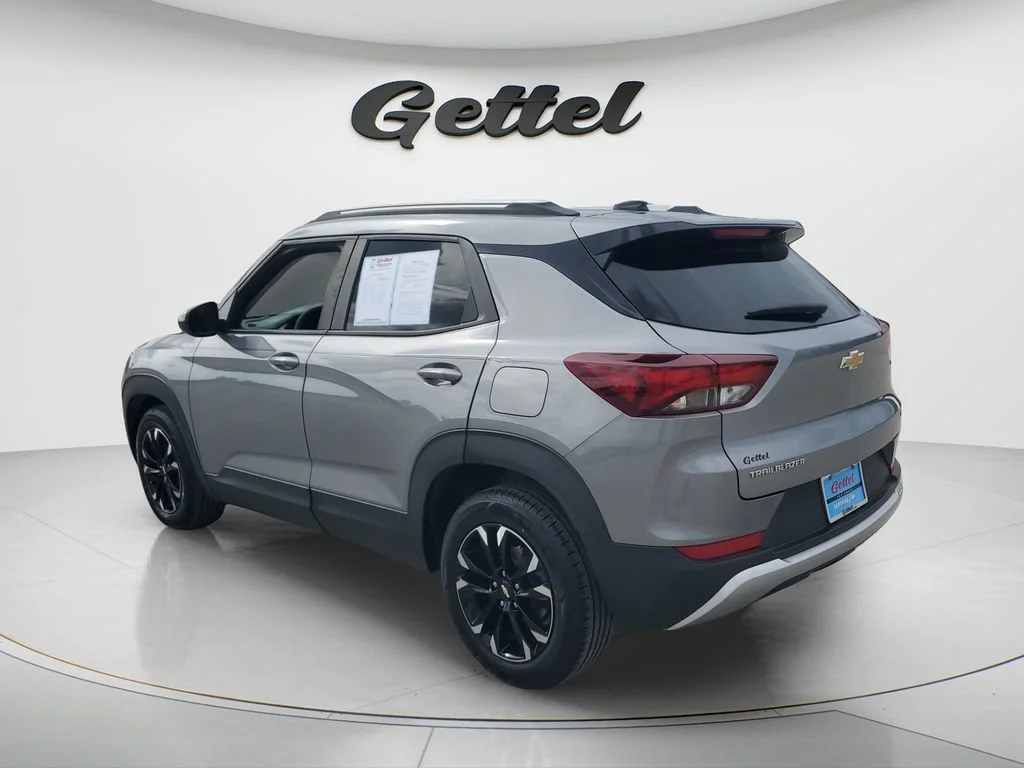 Used 2023 STERLING GRAY METALLIC Chevrolet LT image 6