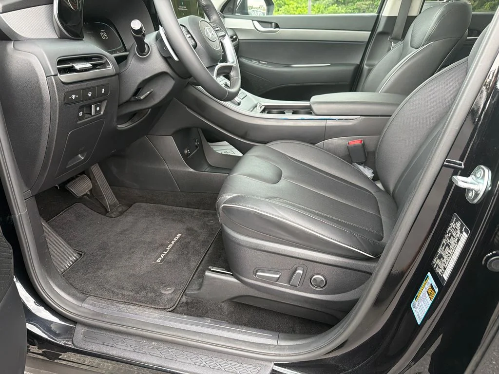 Used 2024 Black Hyundai XRT image 9