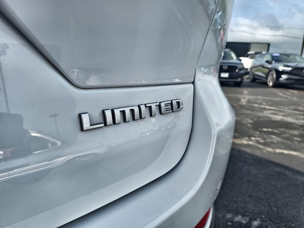 Used 2024 White Jeep Limited image 27